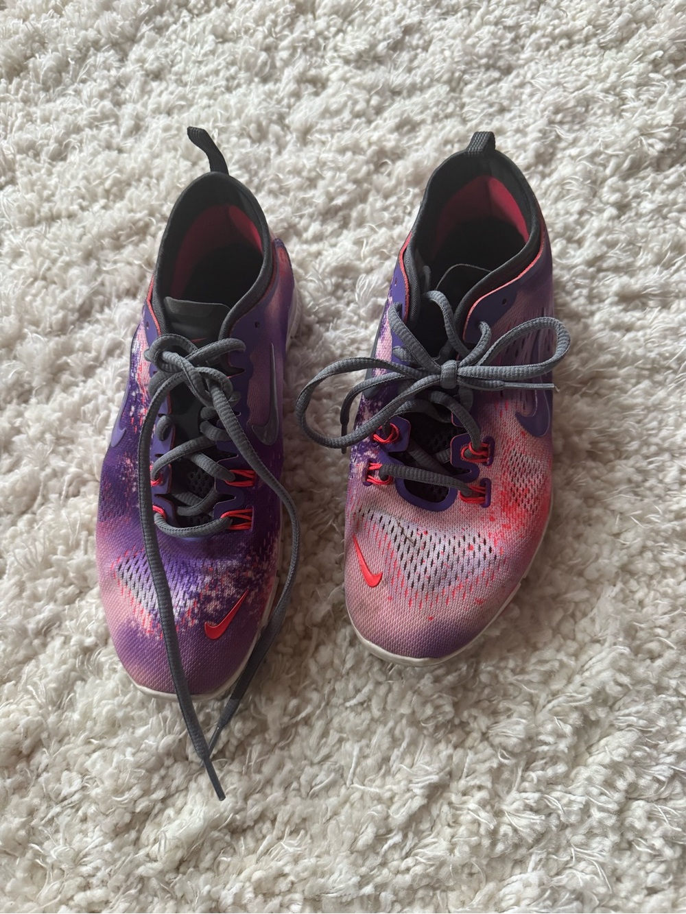 Nike Women's Gradient Purple and Pink Athletic Shoes • 6.5